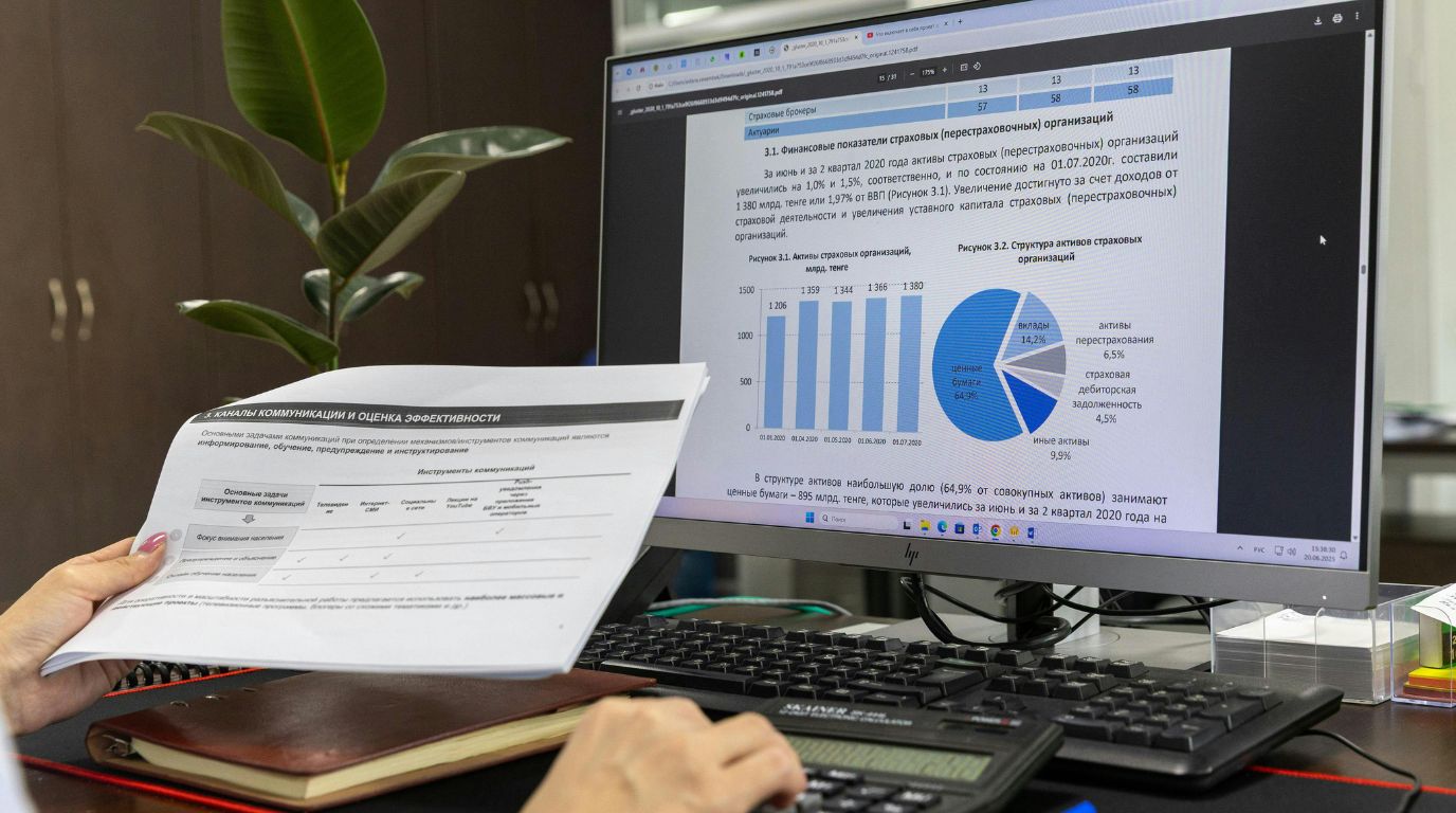 Production management software dashboard for manufacturing
